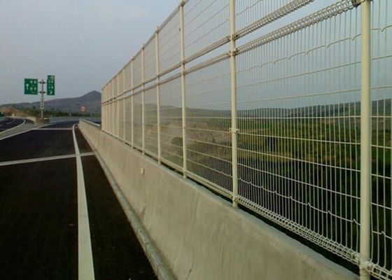 Китай Провод покрытый зеленым порошком стальной ограждая безопасность для шоссе, размер 48ммкс1.0мм поставщик